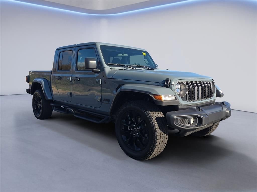 Used 2025 Jeep Gladiator Sport image 7