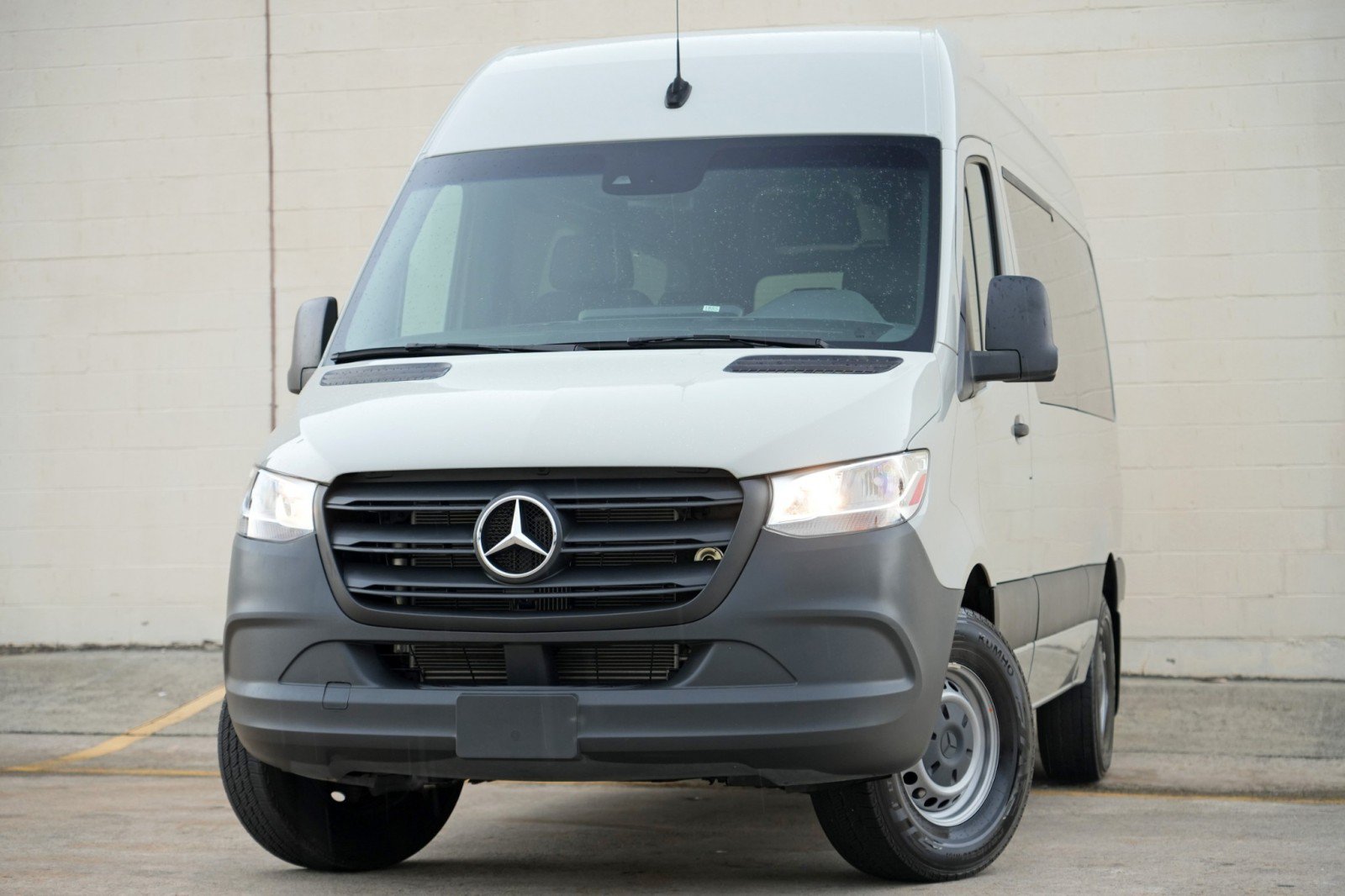 Used 2022 Mercedes-Benz Sprinter 2500 image 3