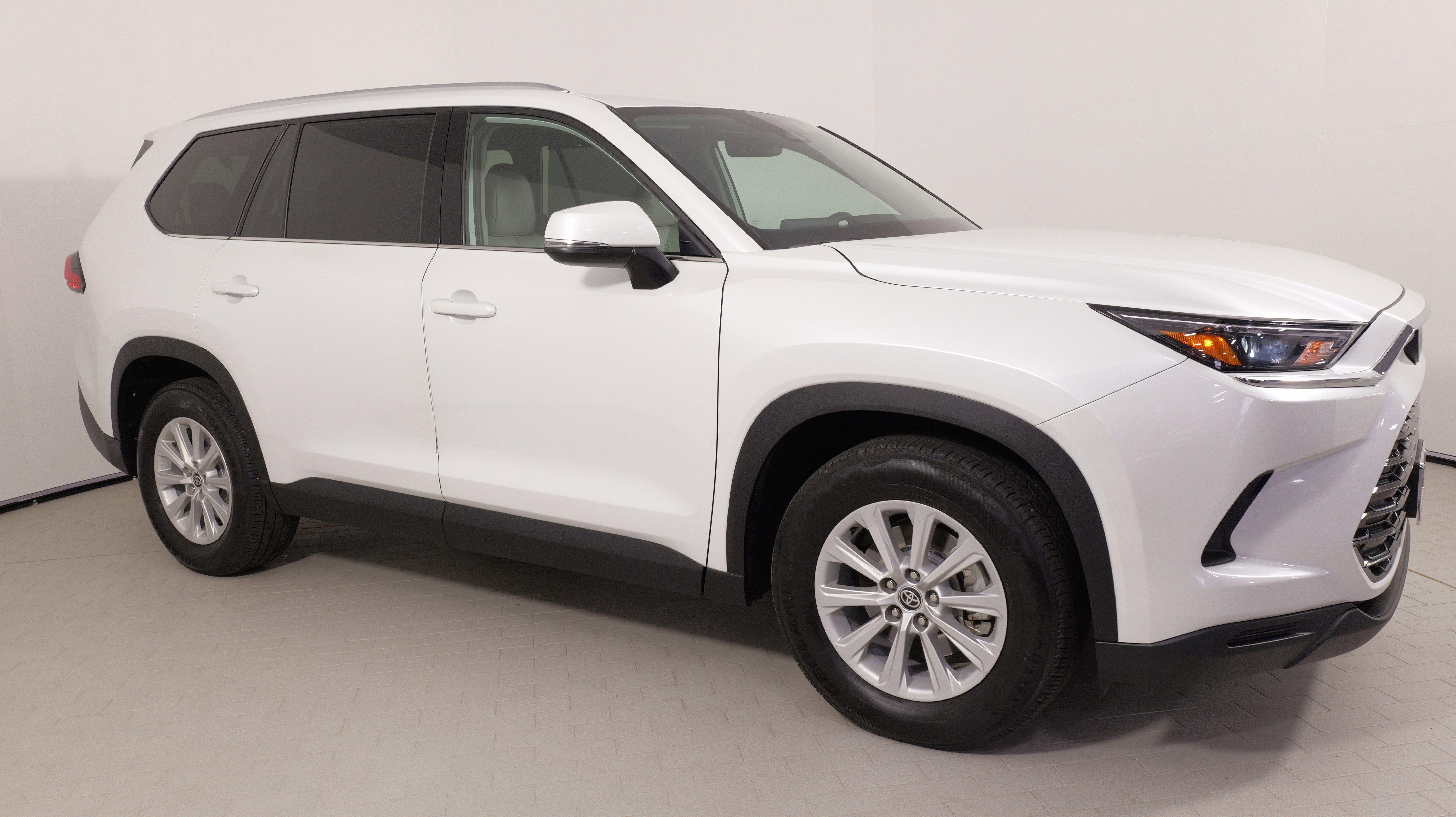 Used 2024 Toyota Grand Highlander XLE image 7