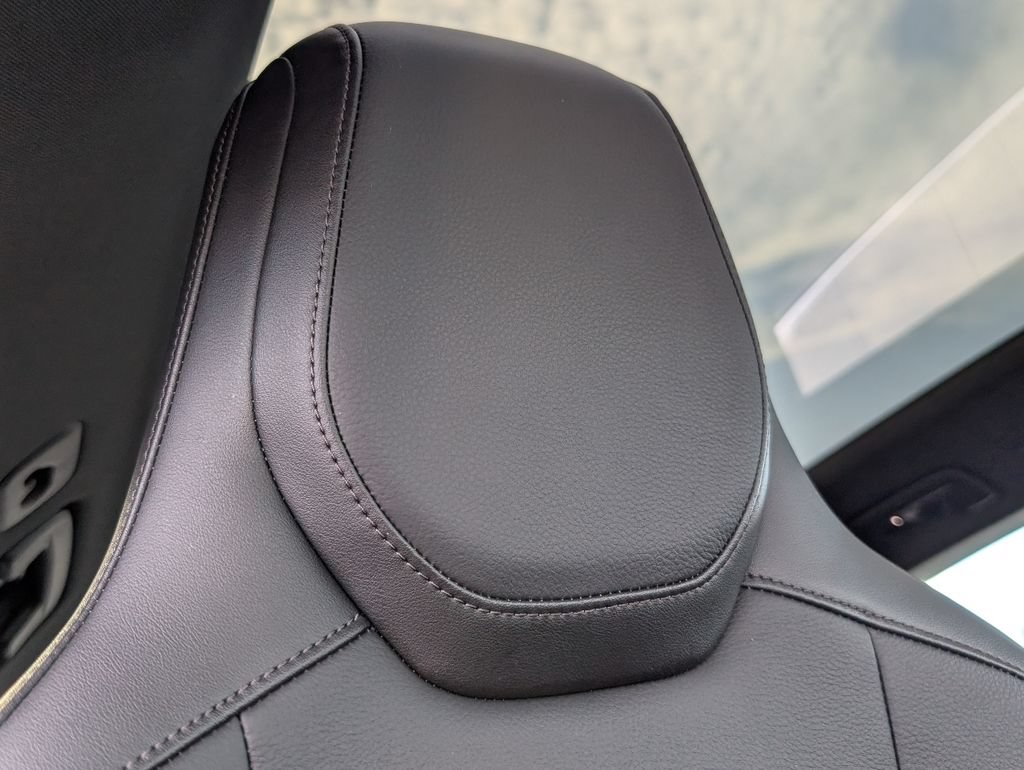 Certified 2025 Porsche Taycan 4S AWD/4WD image 18