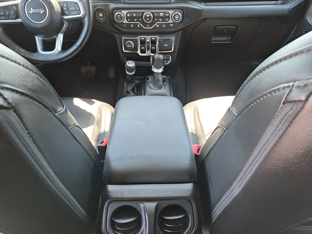 Used 2020 Jeep Wrangler Unlimited Sahara AWD/4WD image 23