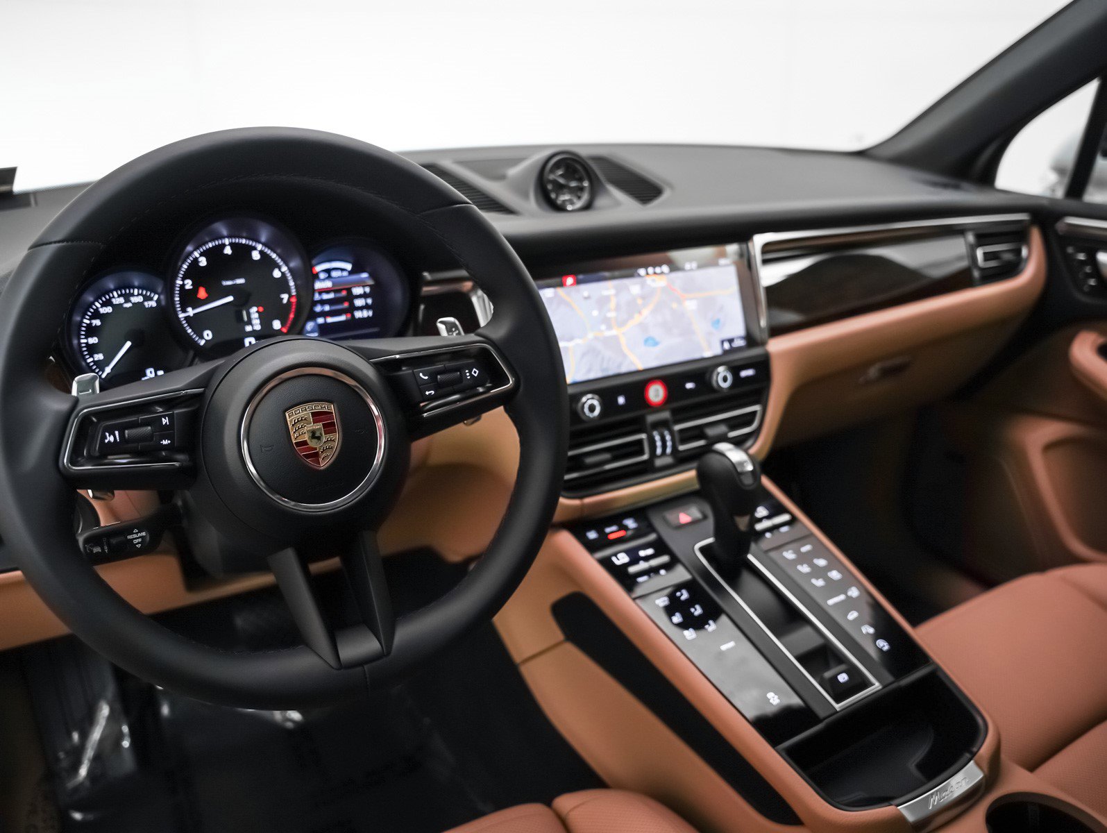 New 2026 Porsche Macan image 4