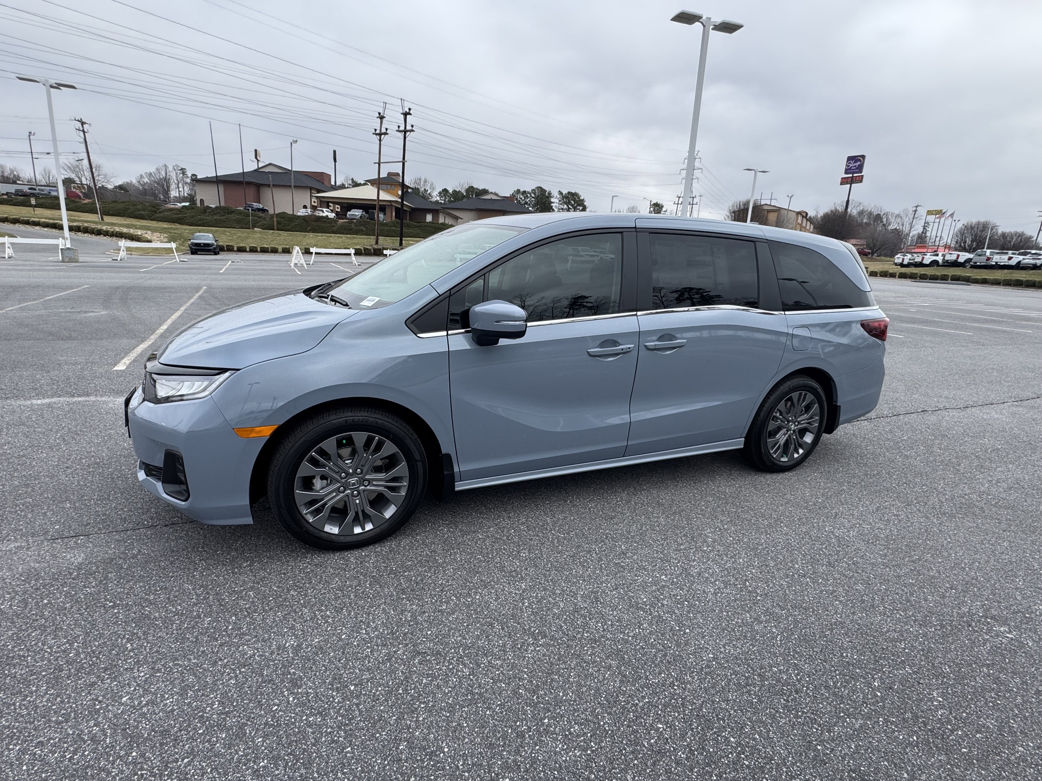 New 2026 Honda Odyssey Touring image 6