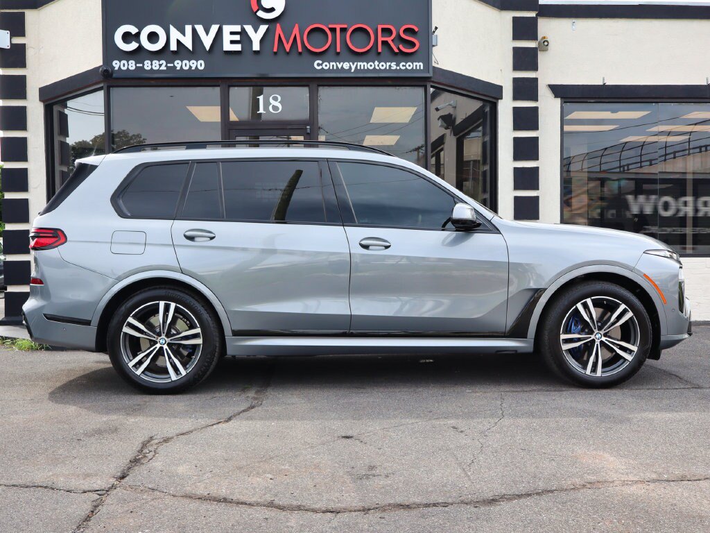 Used 2025 BMW X7 xDrive40i w/ M Sport Package AWD/4WD image 9