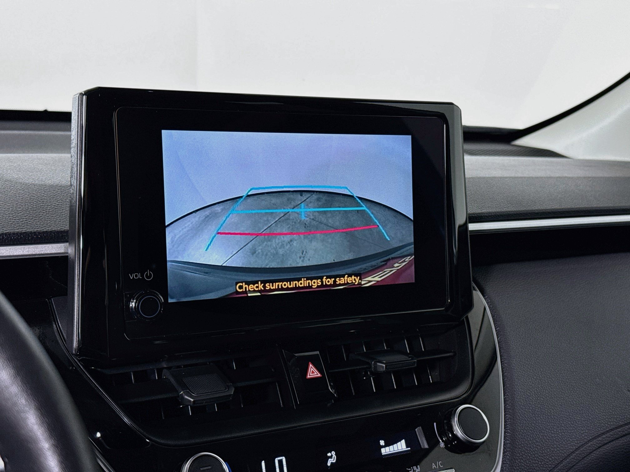 Used 2025 Toyota Corolla Cross LE AWD/4WD image 15