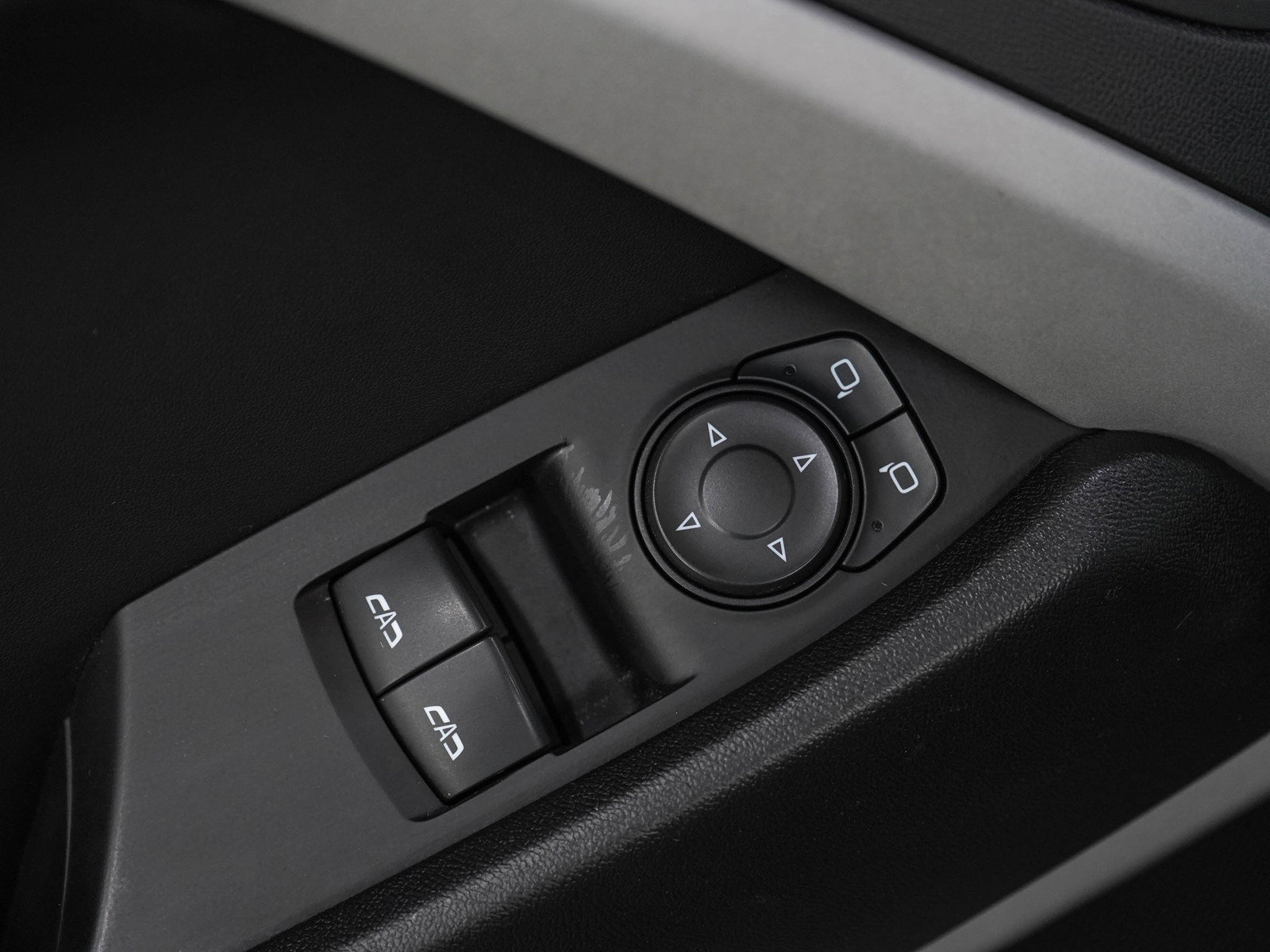 Used 2019 Chevrolet Camaro SS RWD image 17