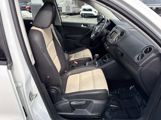 Used 2016 Volkswagen Tiguan S image 9