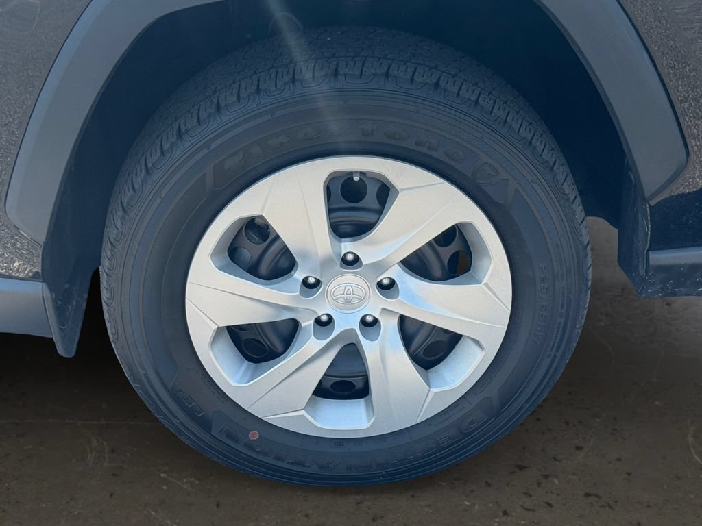 Used 2023 Toyota RAV4 LE FWD image 9
