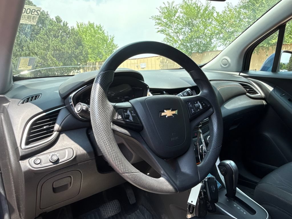 Used 2020 Chevrolet Trax LT AWD/4WD image 14