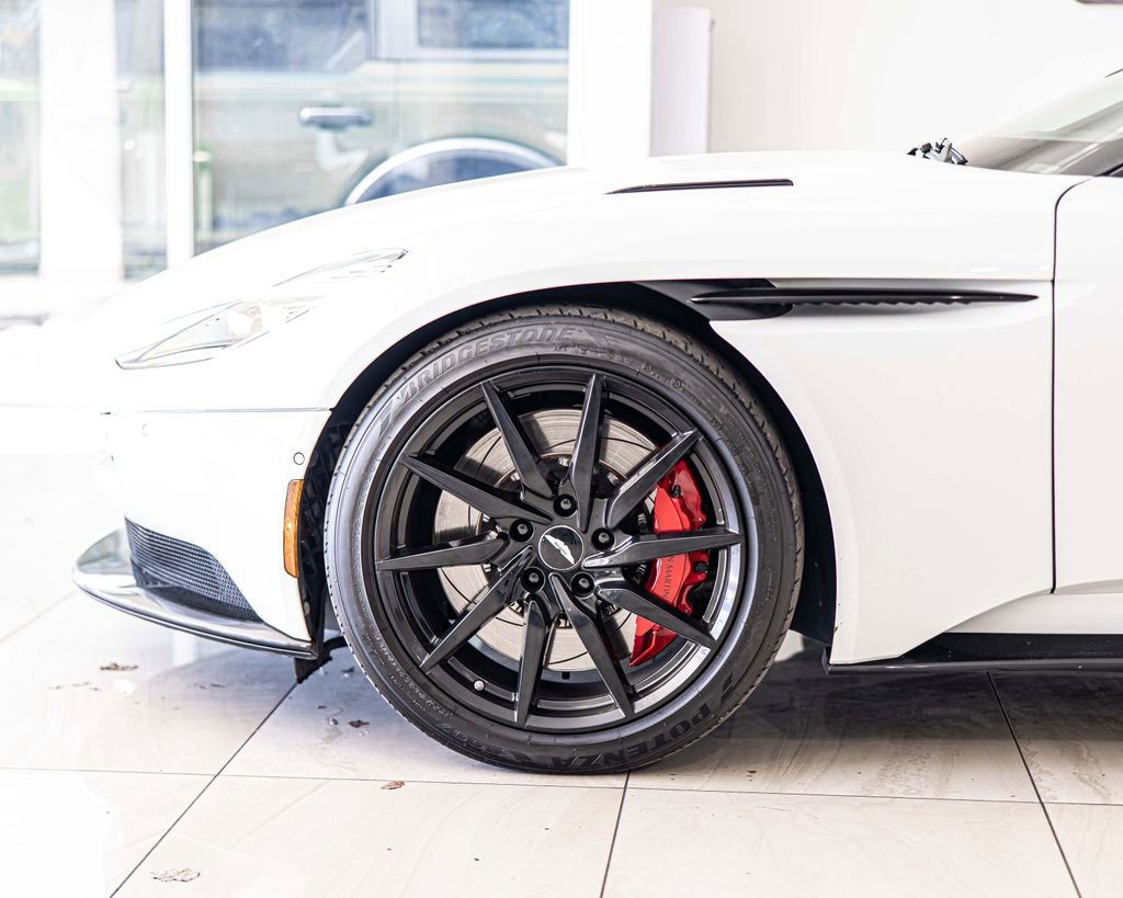 Used 2018 Aston Martin DB11 V12 image 8
