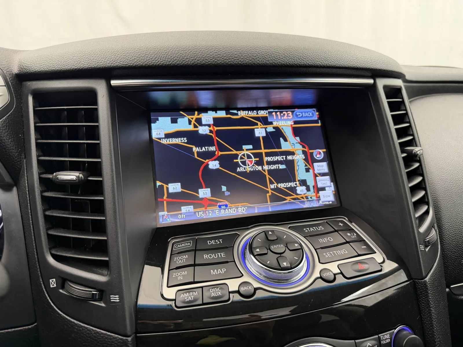 Used 2017 INFINITI QX70 AWD w/ Premium Package image 19