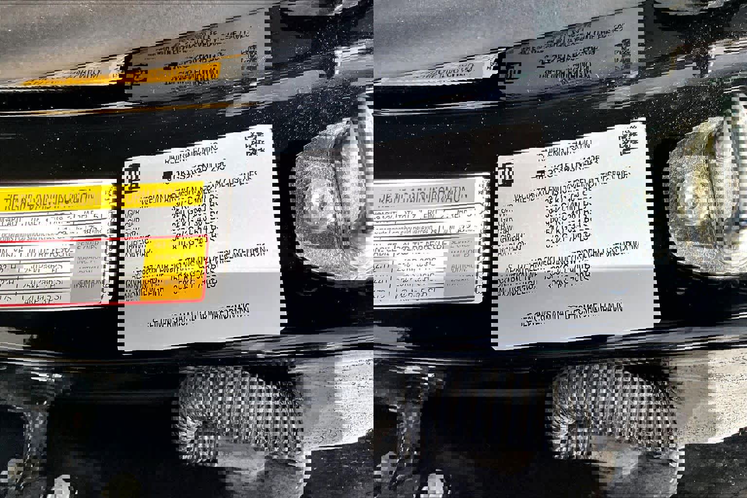 Used 2022 GMC Yukon SLT w/ SLT Premium Package image 39