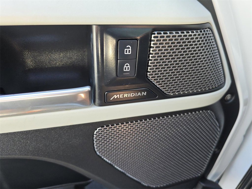 Used 2024 Land Rover Defender 90 S image 27