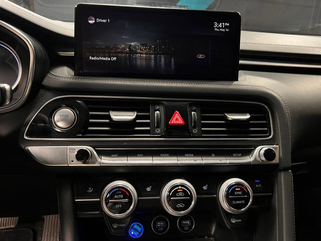 Used 2022 Genesis G70 2.0T RWD image 8