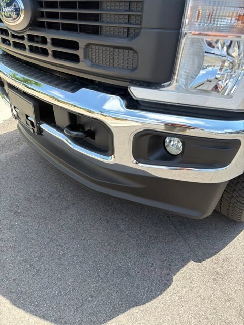 New 2026 Ford F250 XL w/ XL Chrome Package AWD/4WD image 9