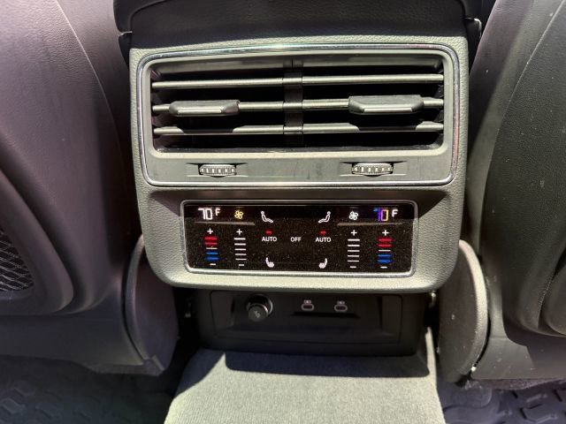 Used 2023 Audi SQ7 Prestige AWD/4WD image 23