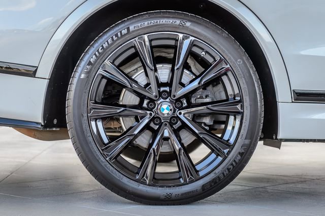 Used 2020 BMW X7 xDrive40i w/ M Sport Package AWD/4WD image 17