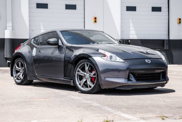 Used 2010 Nissan 370Z Touring w/ Sport Pkg RWD image 33
