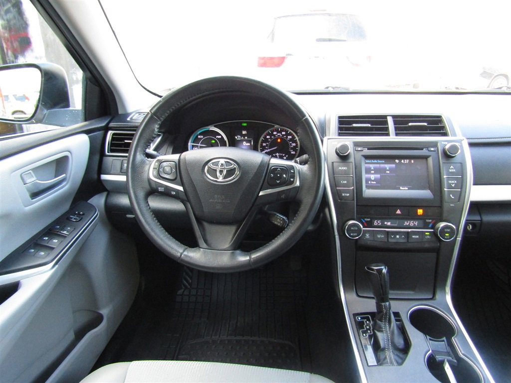 Used 2017 Toyota Camry SE image 23