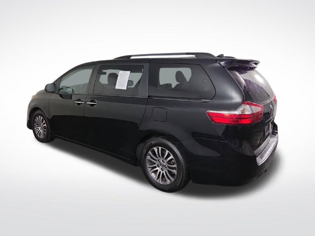 Used 2019 Toyota Sienna XLE Premium FWD image 10