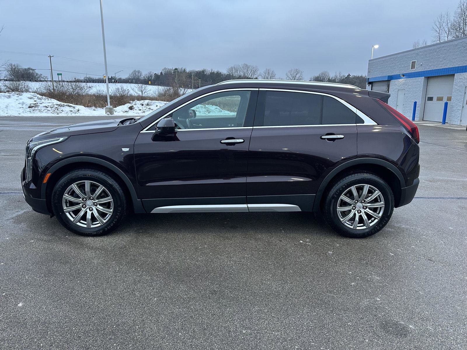 Used 2020 Cadillac XT4 Premium Luxury image 2