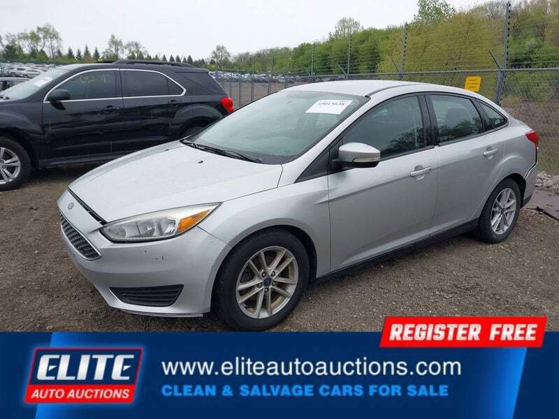 Used 2017 Ford Focus SE FWD image 4