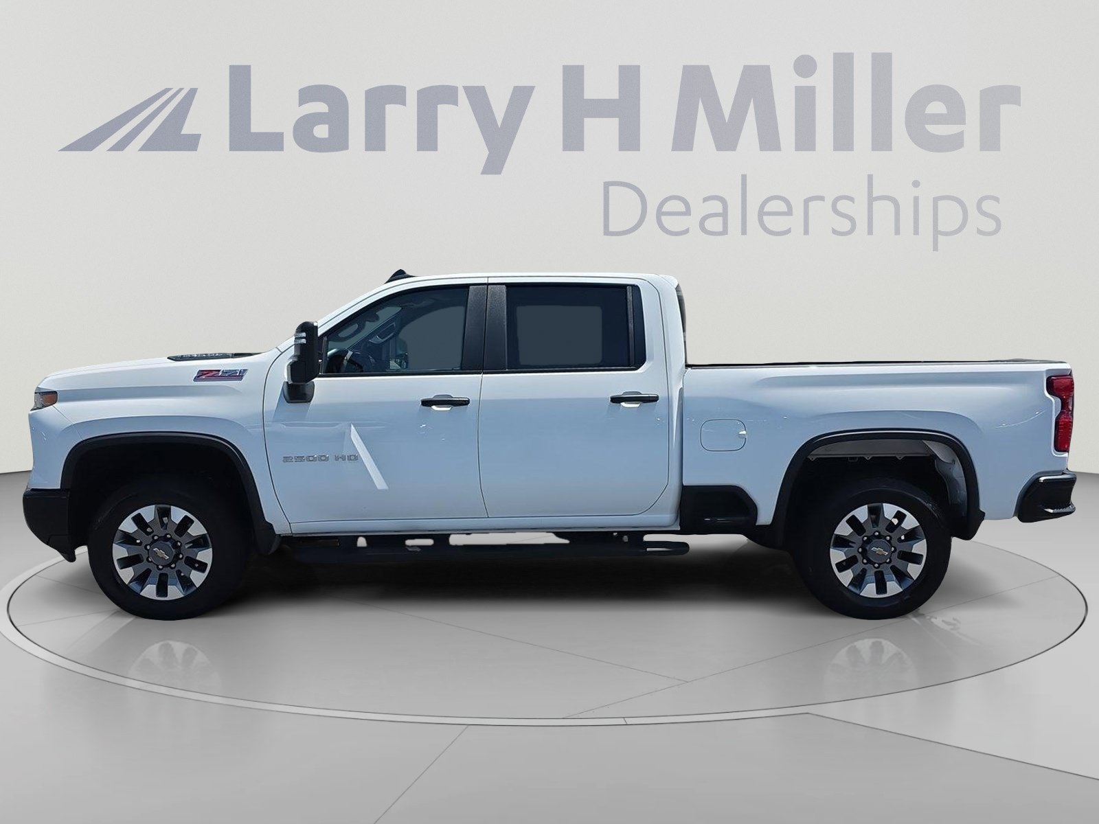 Used 2024 Chevrolet Silverado 2500 Custom w/ Custom Value Package AWD/4WD image 5