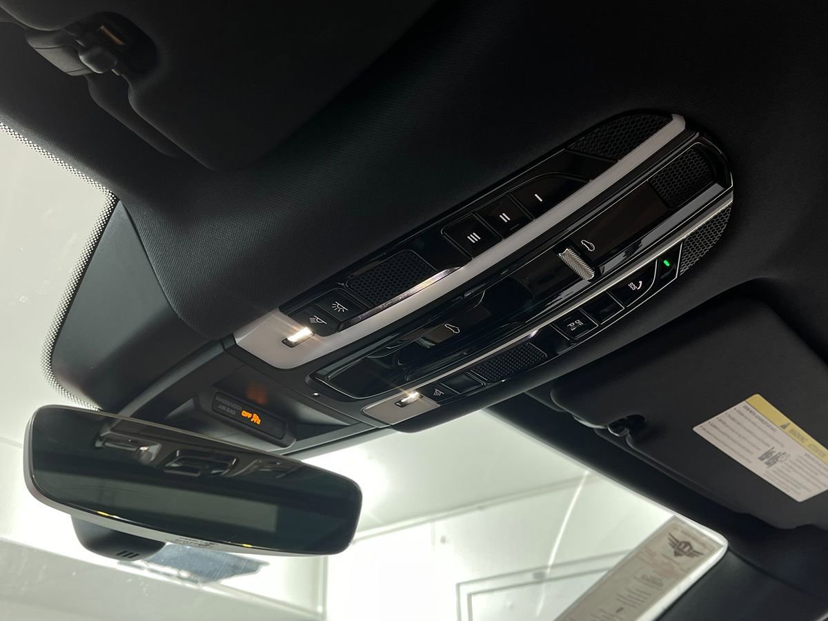 Used 2019 Porsche Cayenne AWD/4WD image 32