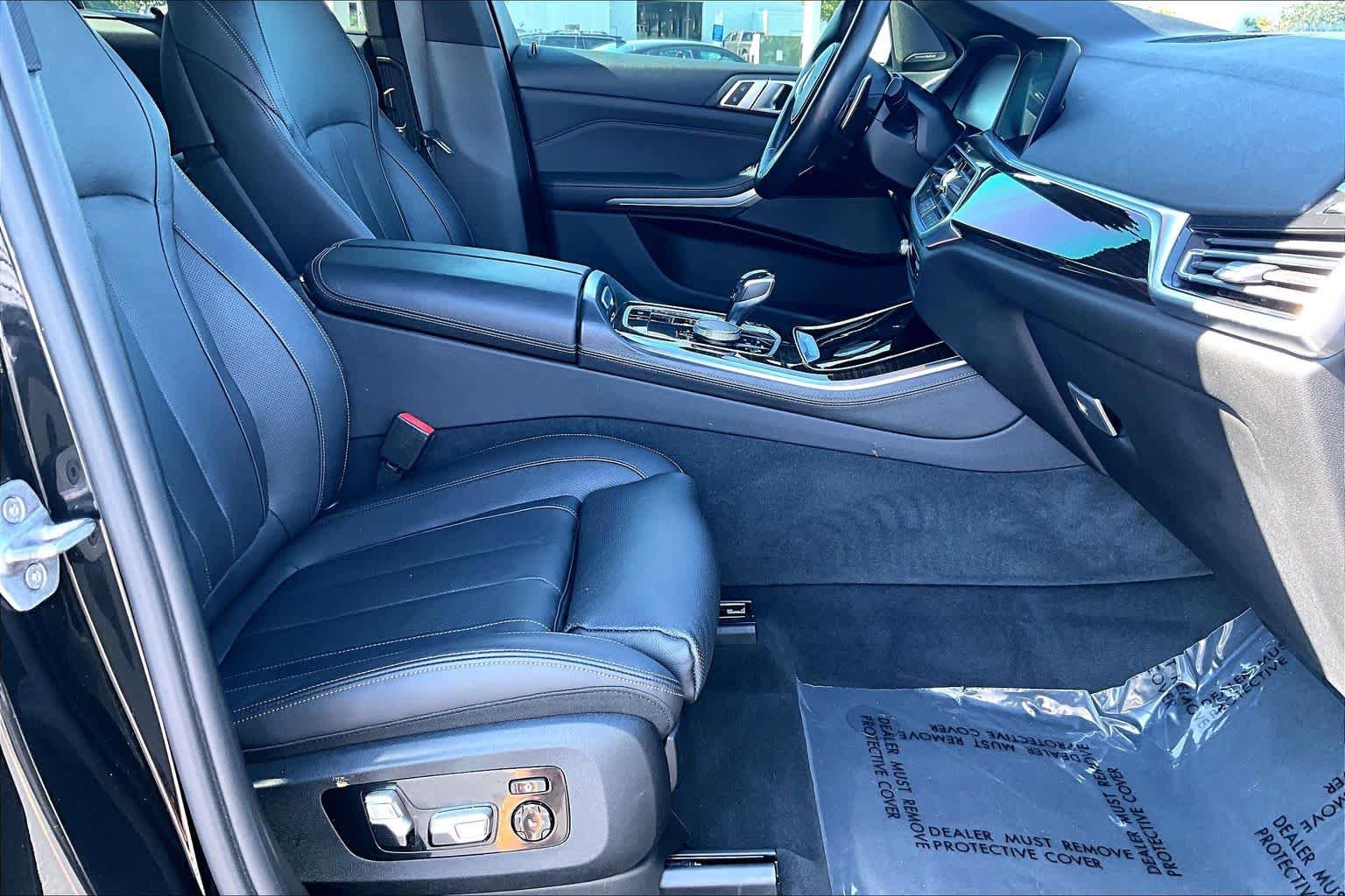 Used 2019 BMW X5 xDrive50i w/ M Sport Package AWD/4WD image 8