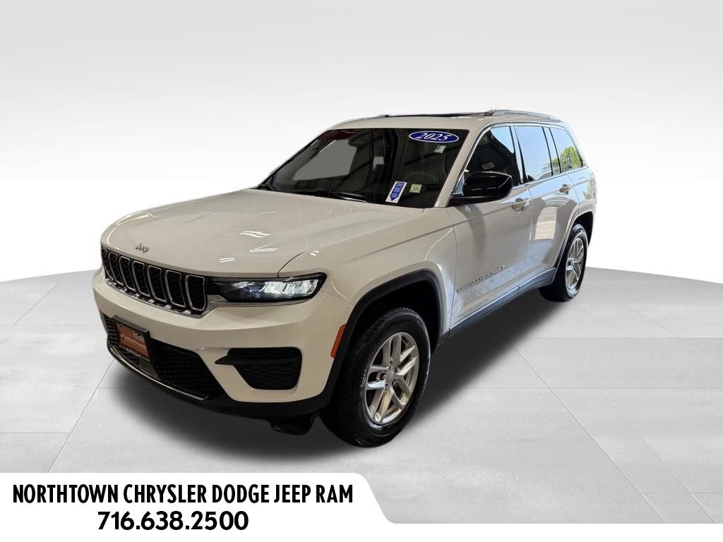 Certified 2025 Jeep Grand Cherokee Laredo X w/ Luxury Tech Group I