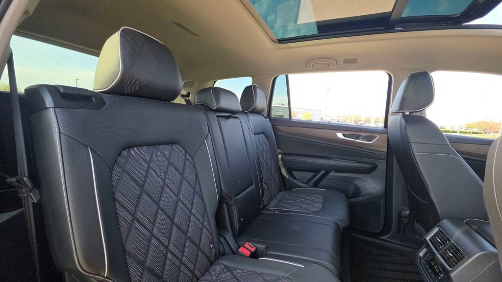 Used 2025 Volkswagen Atlas SEL Premium R-Line AWD/4WD image 14