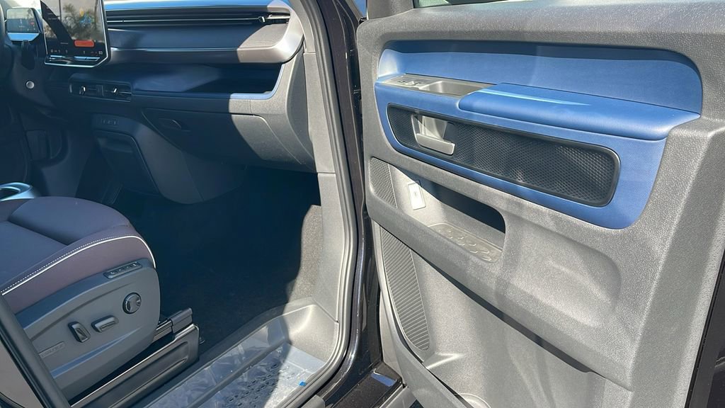 New 2025 Volkswagen ID. Buzz Pro S image 30