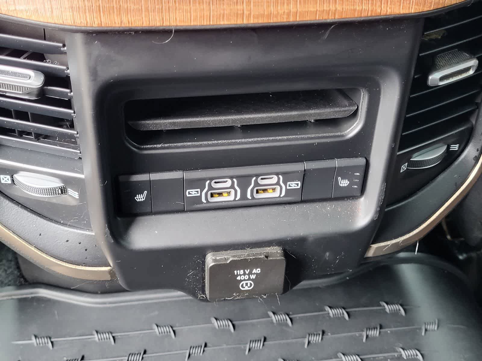 Used 2022 RAM 3500 Limited AWD/4WD image 29