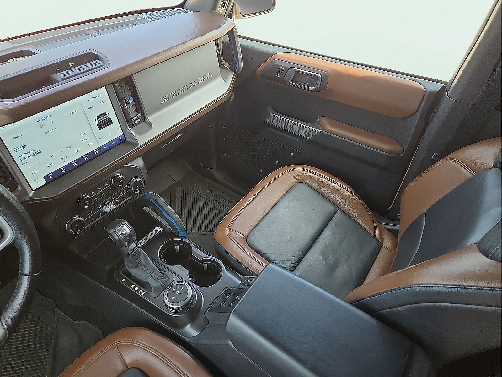 Used 2022 Ford Bronco Outer Banks AWD/4WD image 12