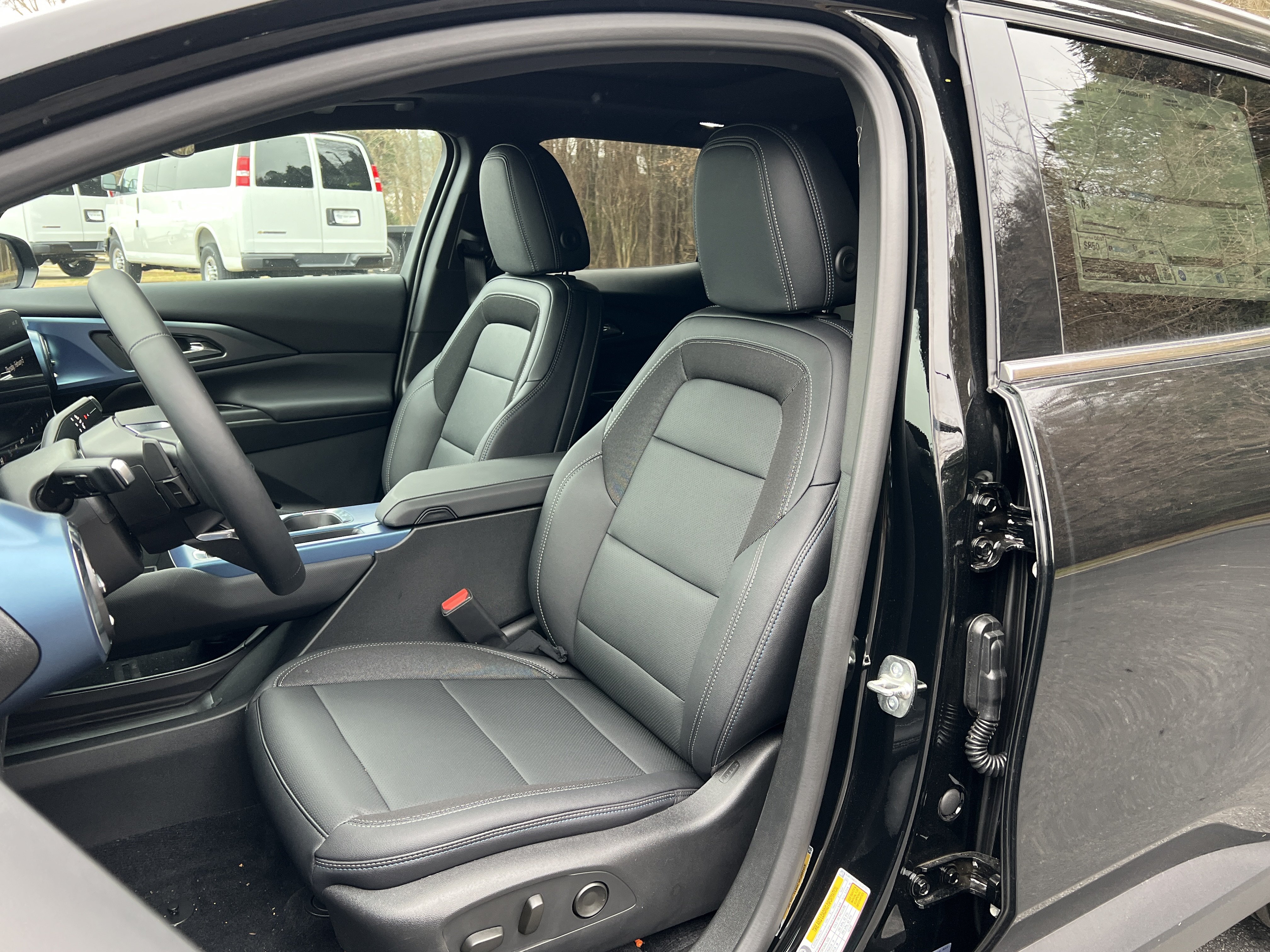 New 2026 Chevrolet Equinox EV LT AWD/4WD image 16