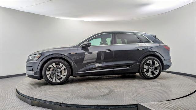 Used 2022 Audi e-tron Premium image 3