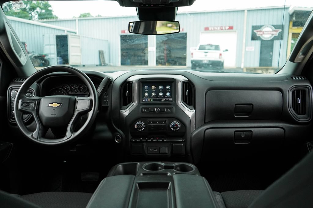 Used 2022 Chevrolet Silverado 1500 Custom AWD/4WD image 10