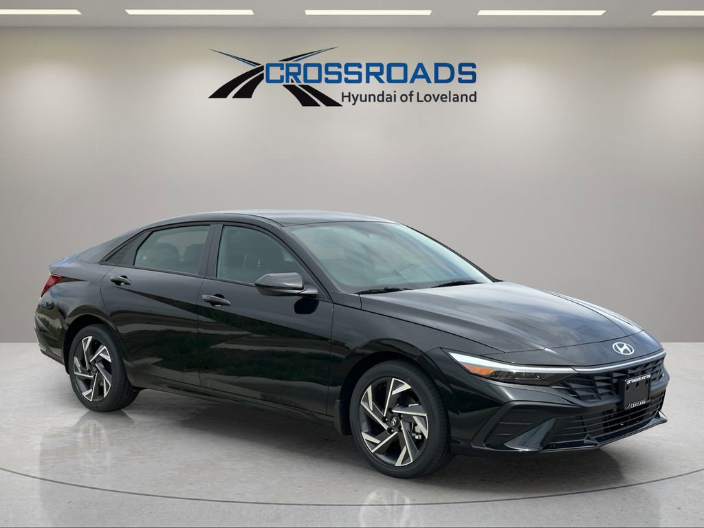 New 2025 Hyundai Elantra SEL image 3