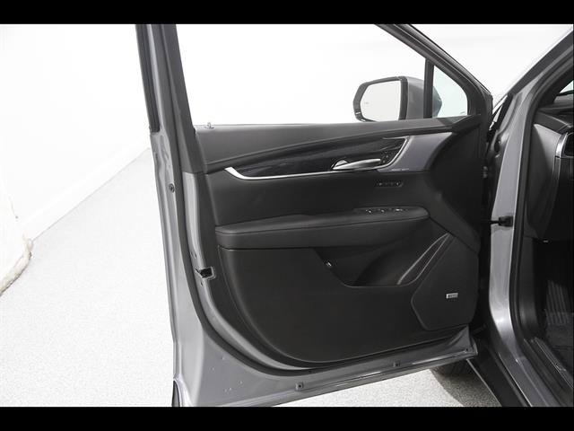 Used 2026 Cadillac XT5 Premium Luxury w/ Driver Assist Package FWD image 4