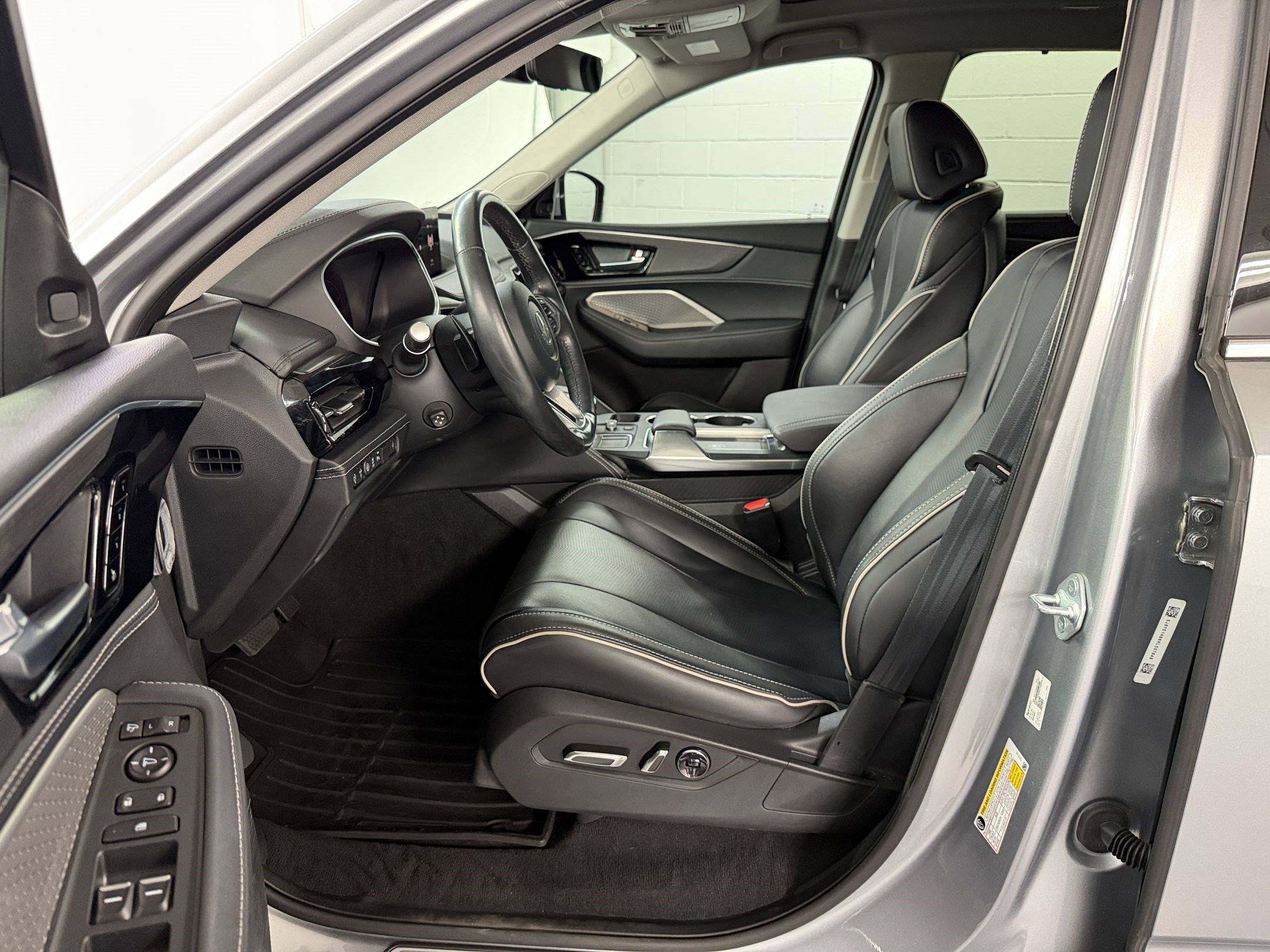 Used 2024 Acura MDX w/ Advance Package AWD/4WD image 5