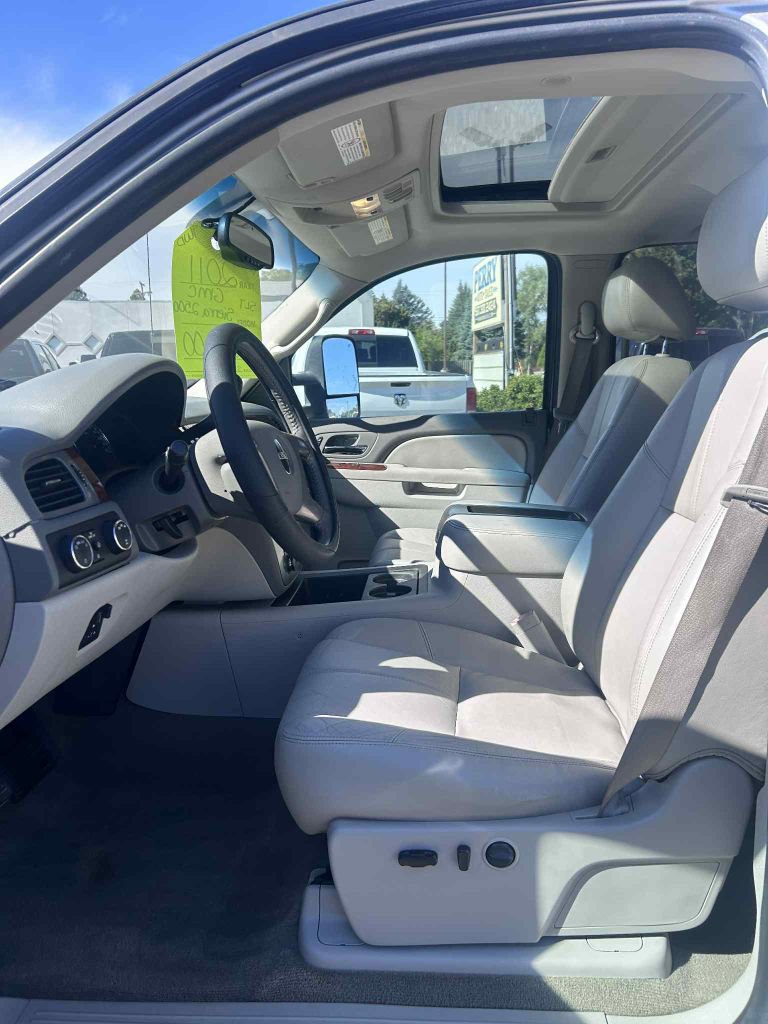 Used 2011 GMC Sierra 2500 SLT w/ SLT Convenience Package image 19