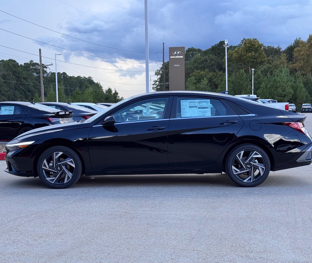 New 2026 Hyundai Elantra Limited FWD image 12