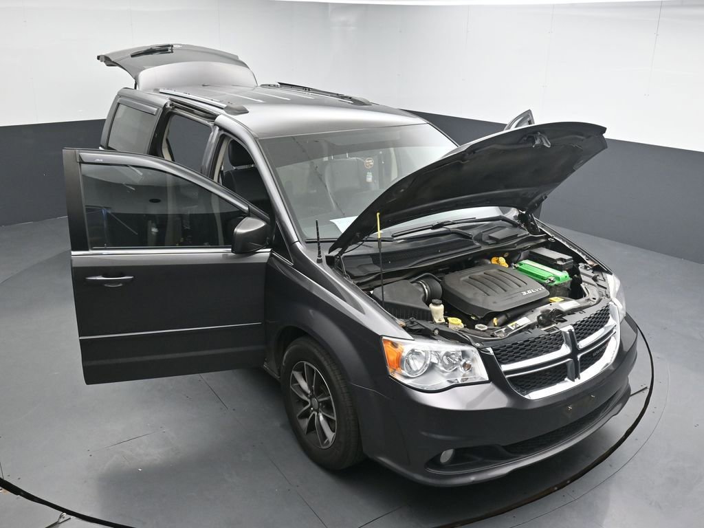 Used 2017 Dodge Grand Caravan SXT FWD image 25