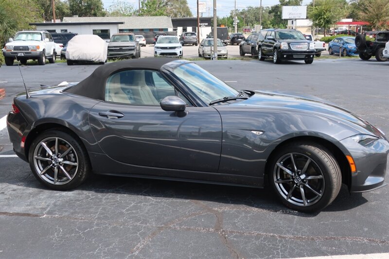Used 2016 MAZDA MX-5 Miata Grand Touring RWD image 4