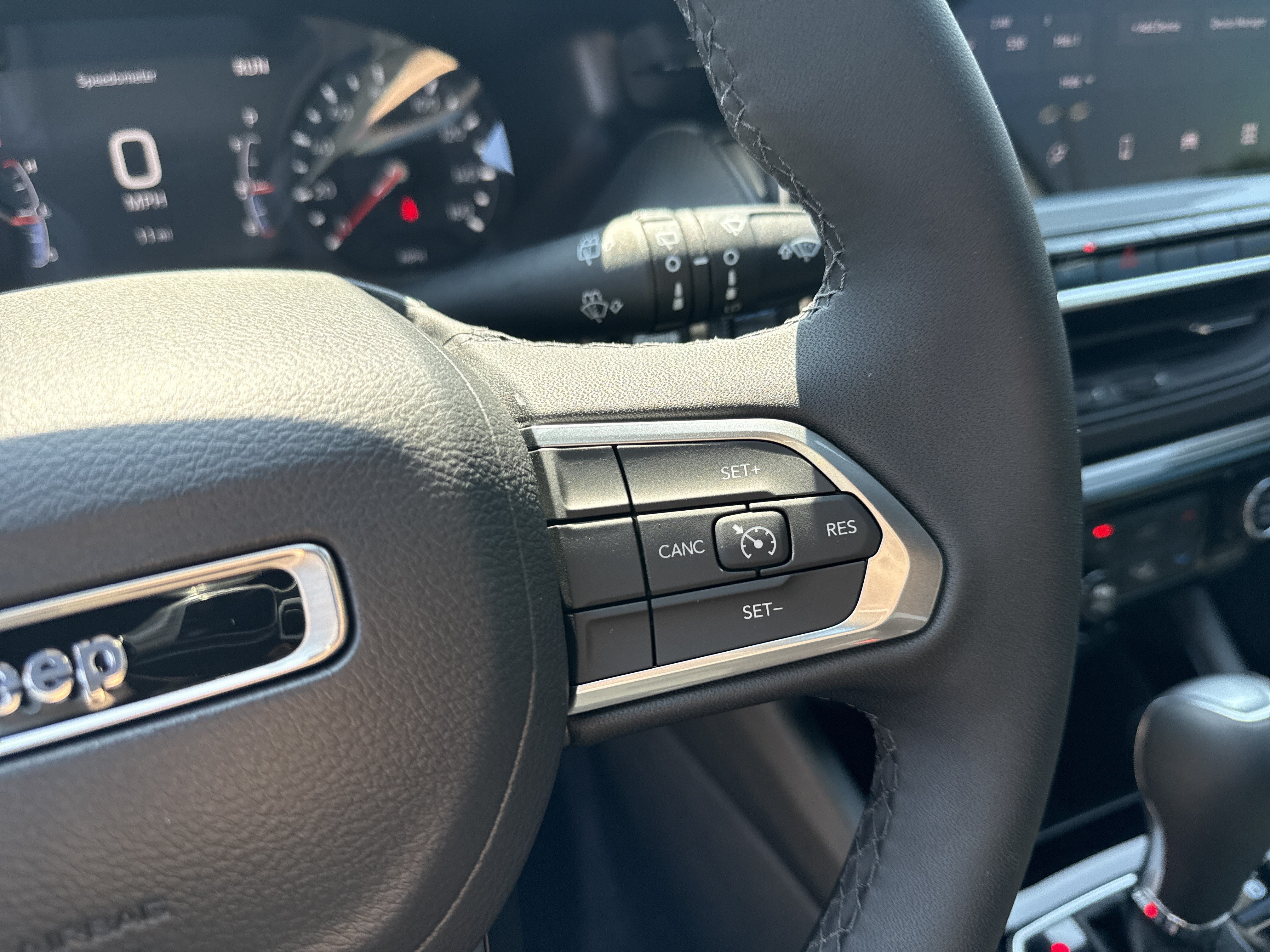 New 2026 Jeep Compass Latitude AWD/4WD image 25