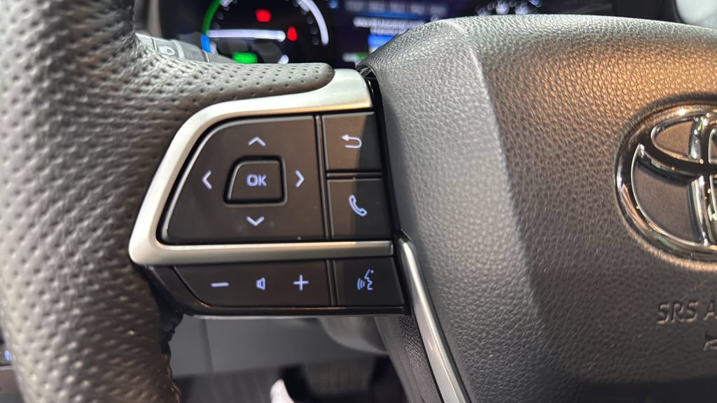 Used 2023 Toyota Sienna Limited AWD/4WD image 26