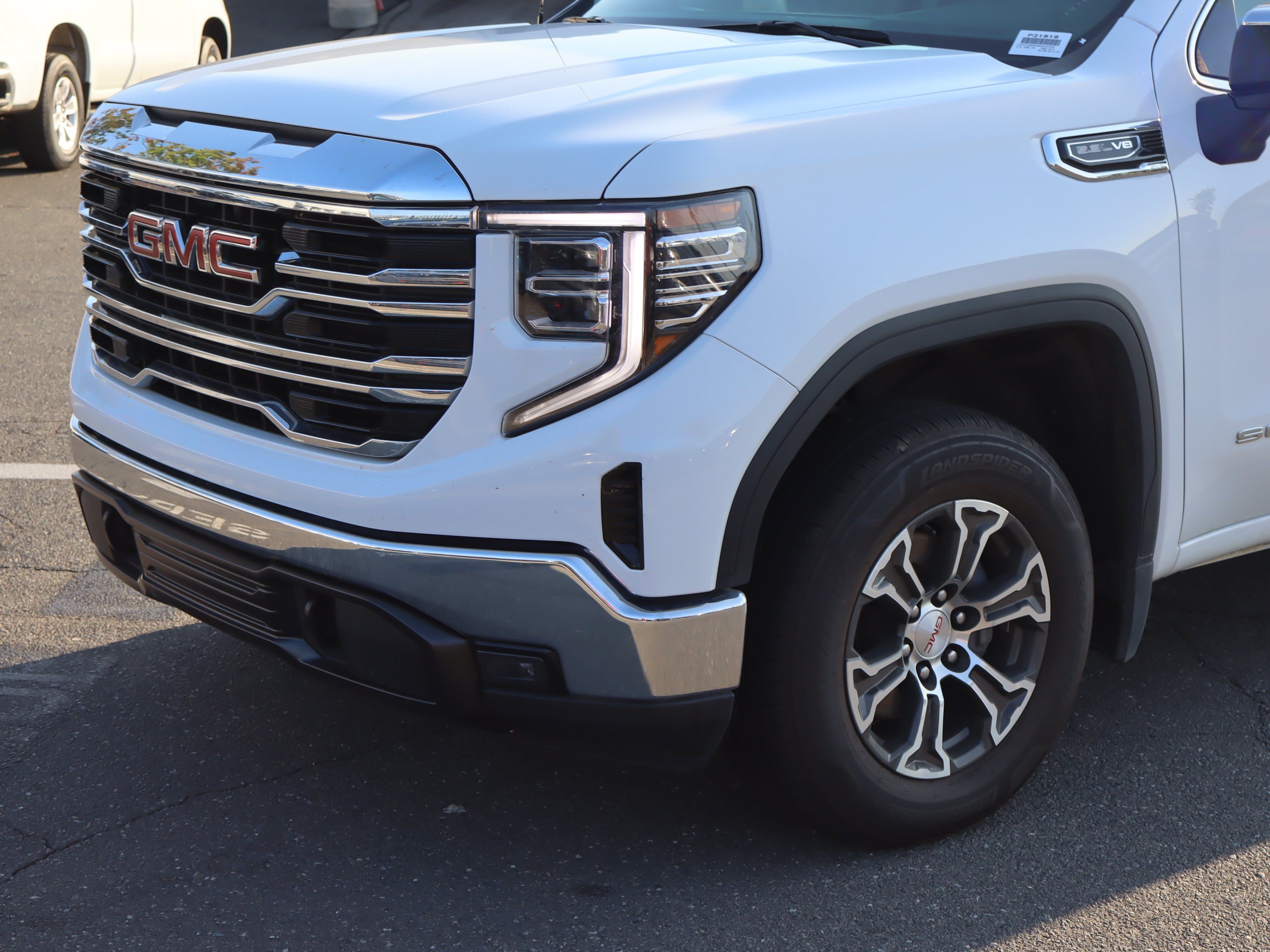 Used 2025 GMC Sierra 1500 SLT AWD/4WD image 6