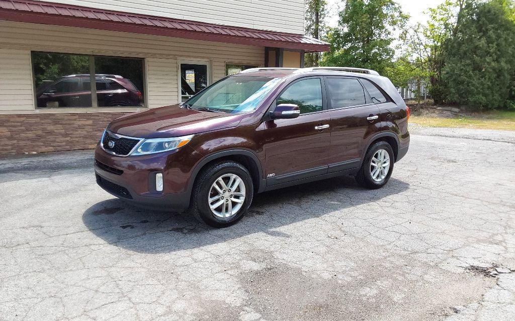 Used 2015 Kia Sorento LX image 2