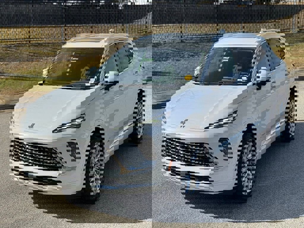 New 2026 Buick Envision Avenir image 9