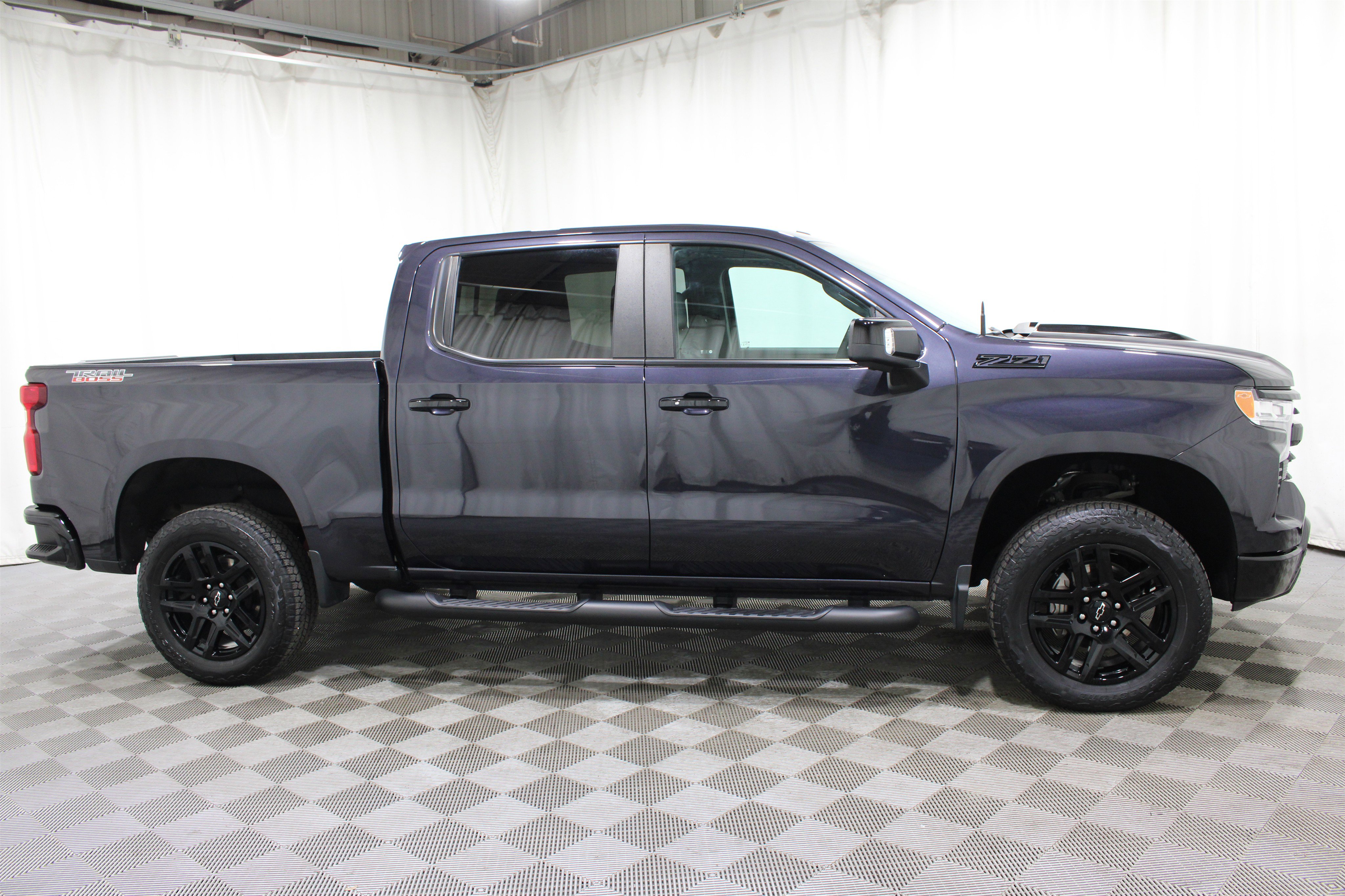 Used 2024 Chevrolet Silverado 1500 LT Trail Boss w/ LT Trail Boss Premium Package AWD/4WD image 27
